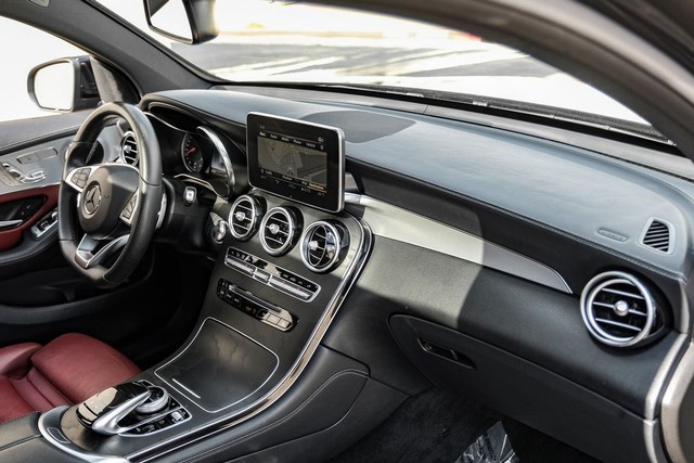 Mercedes-Benz GLC Vehicle Main Gallery Image 13