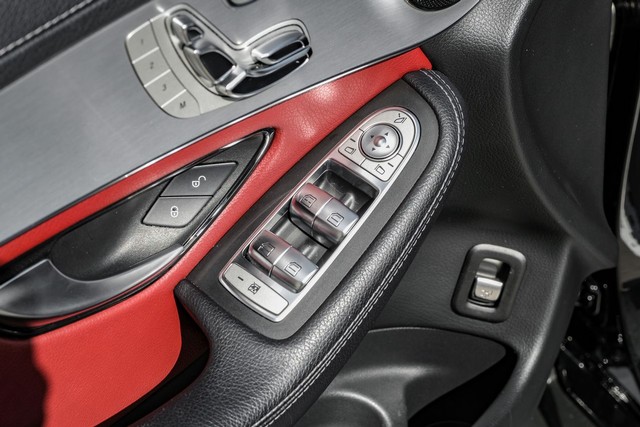 Mercedes-Benz GLC Vehicle Main Gallery Image 36