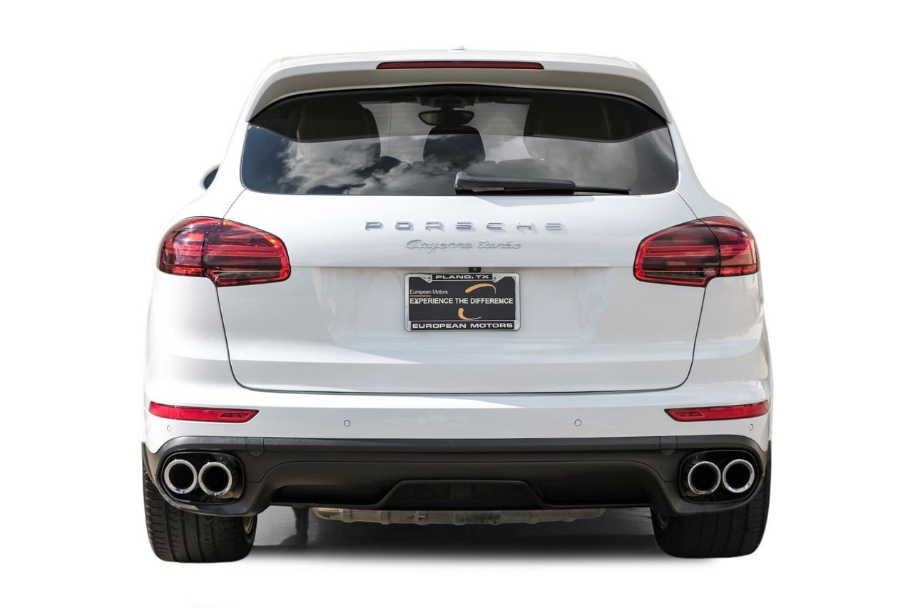 Porsche Cayenne Vehicle Main Gallery Image 10