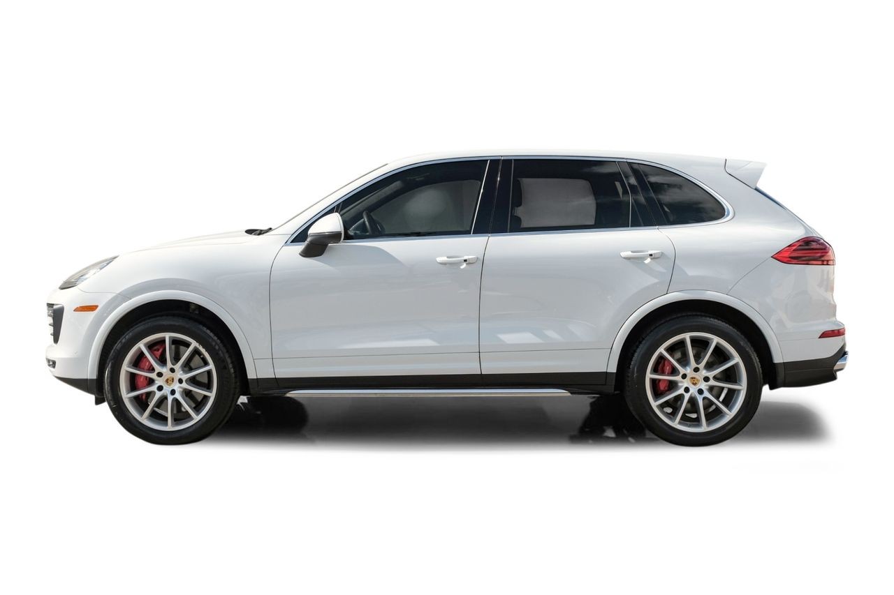 Porsche Cayenne Vehicle Main Gallery Image 12