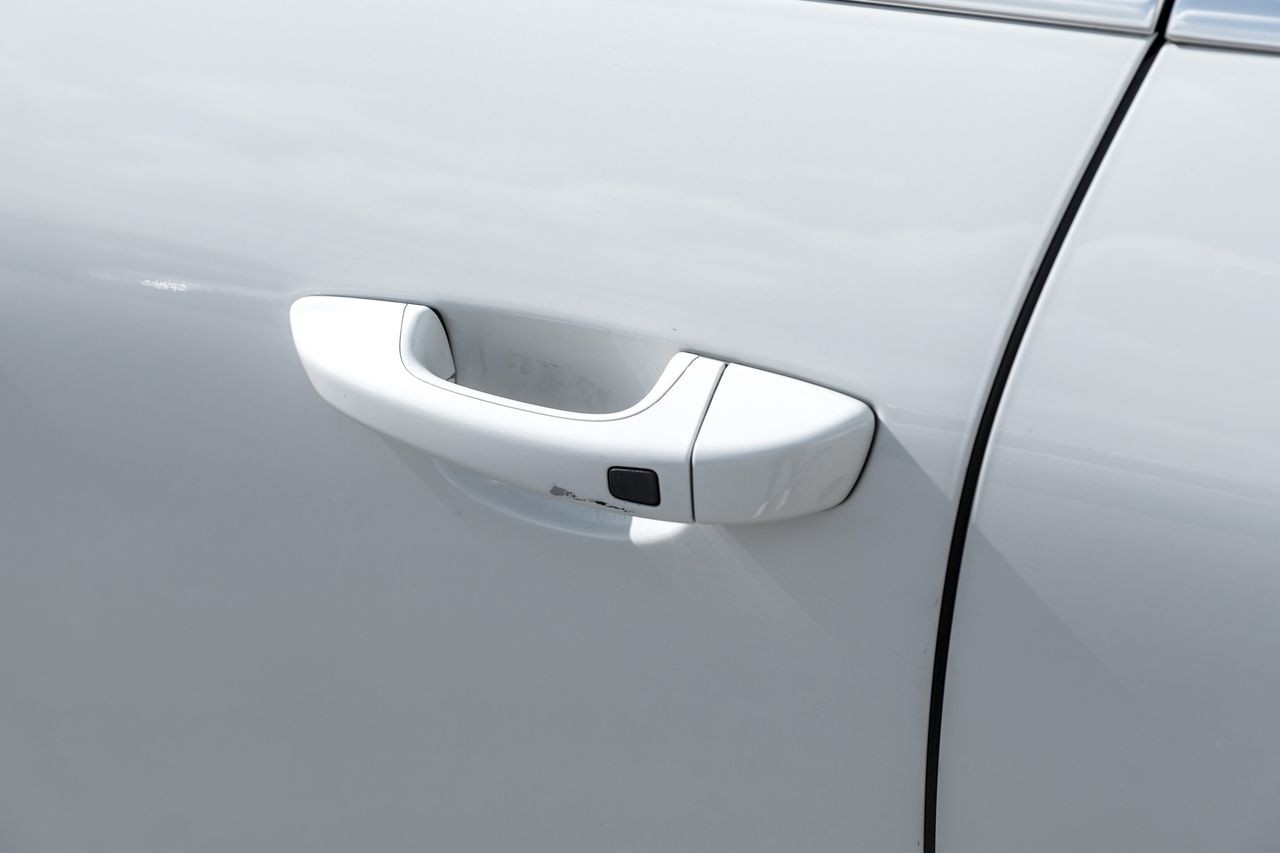 Porsche Cayenne Vehicle Main Gallery Image 39
