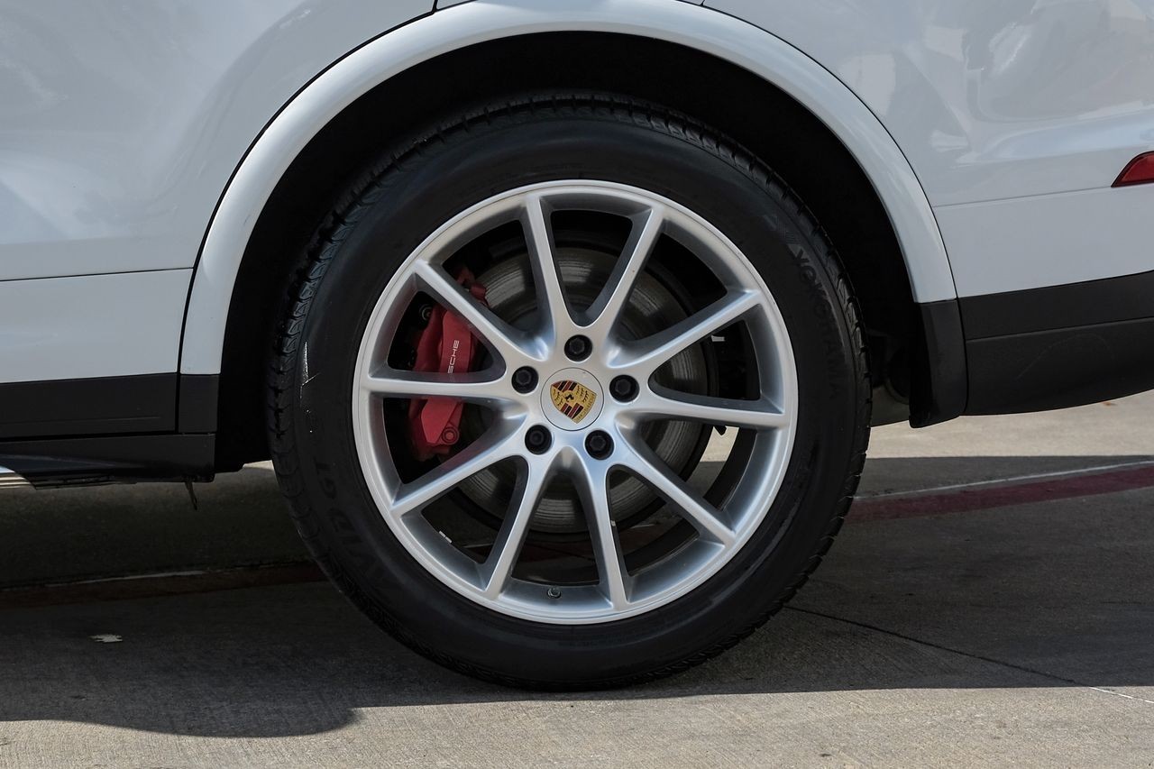 Porsche Cayenne Vehicle Main Gallery Image 51