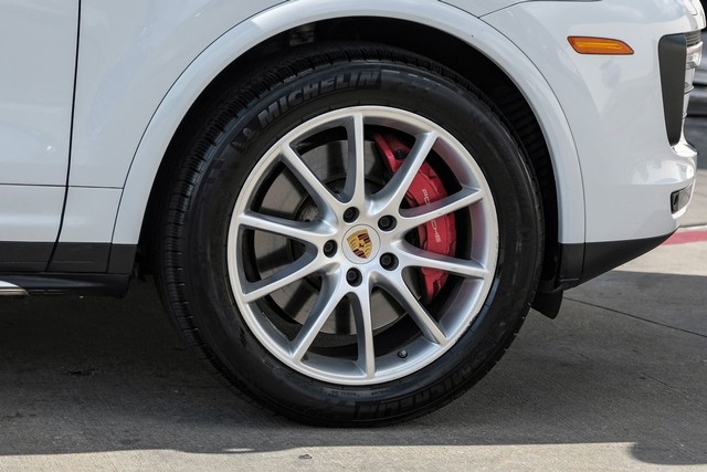 Porsche Cayenne Vehicle Main Gallery Image 49