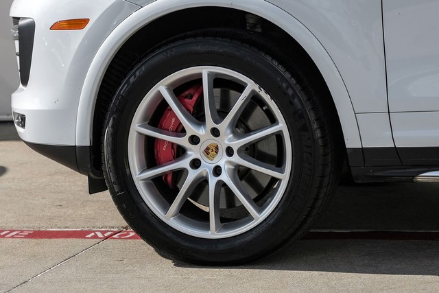 Porsche Cayenne Vehicle Main Gallery Image 50