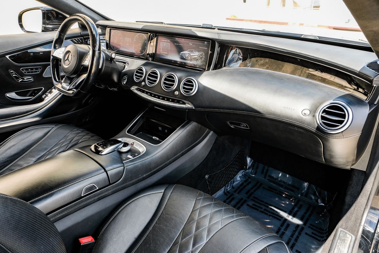 Mercedes-Benz S-Class Vehicle Main Gallery Image 15