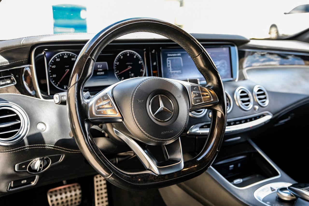 Mercedes-Benz S-Class Vehicle Main Gallery Image 18