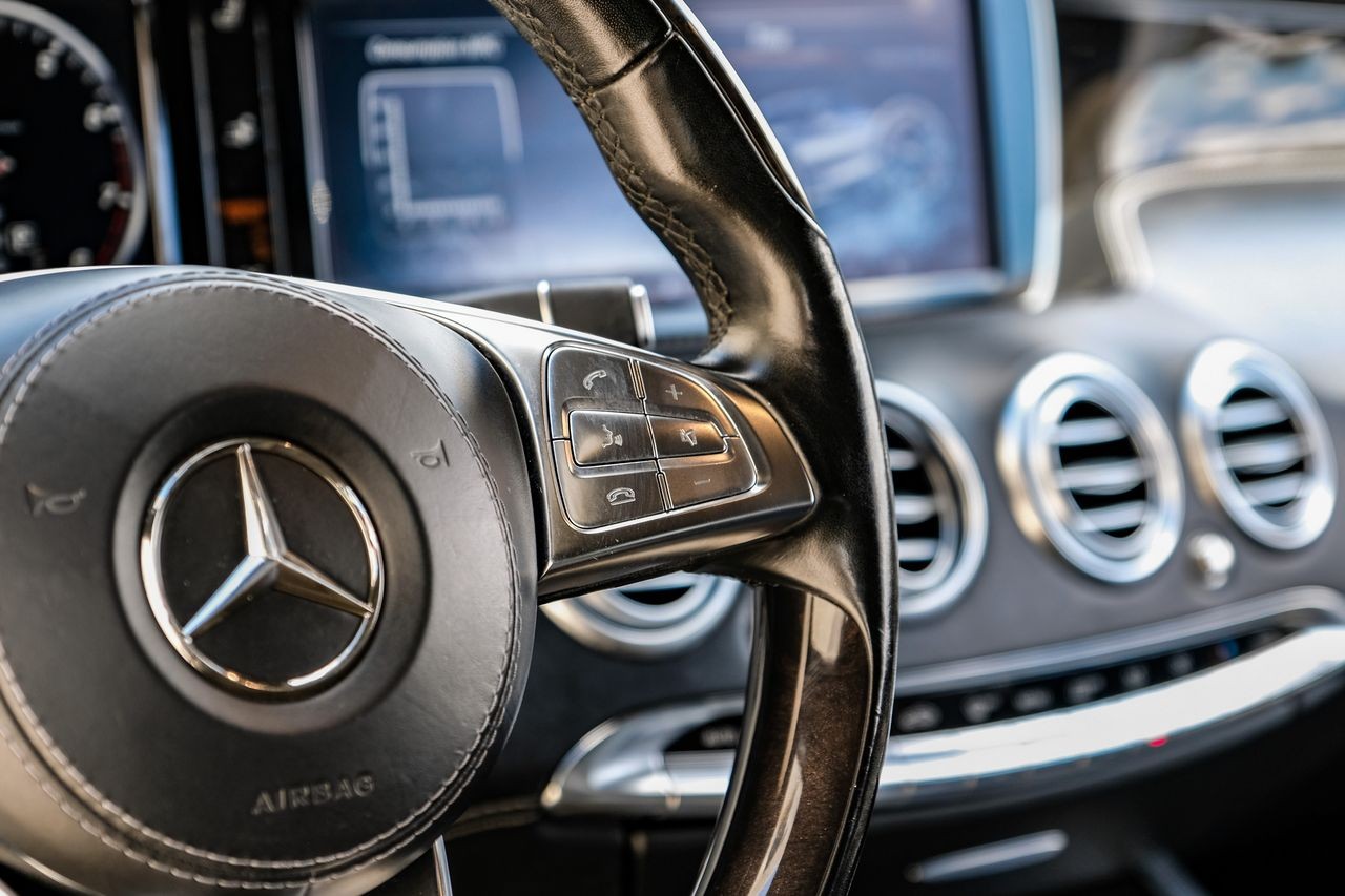 Mercedes-Benz S-Class Vehicle Main Gallery Image 20