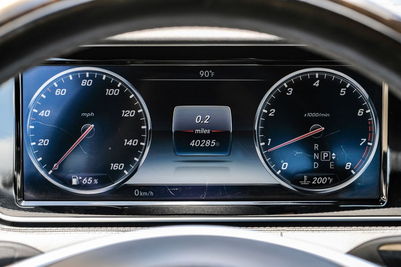 Mercedes-Benz S-Class Vehicle Main Gallery Image 21