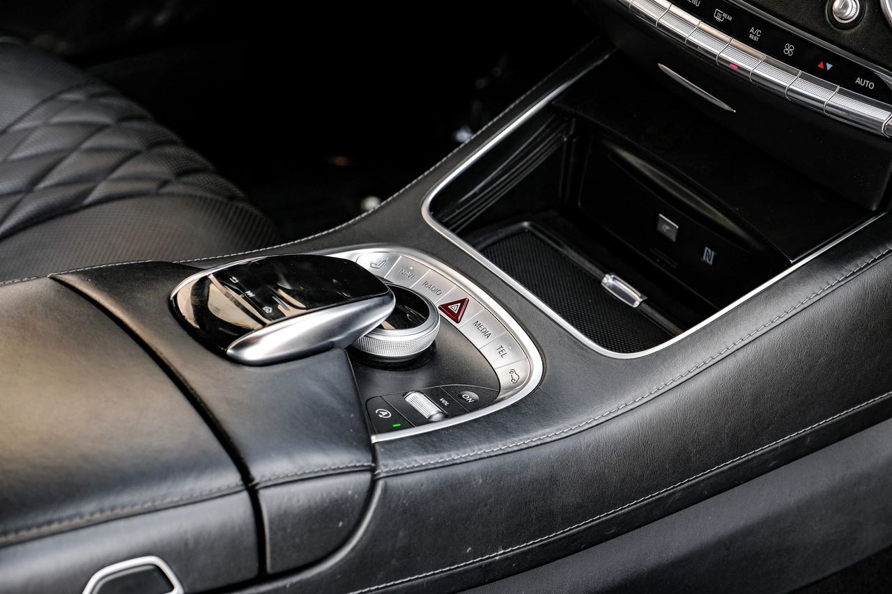 Mercedes-Benz S-Class Vehicle Main Gallery Image 25