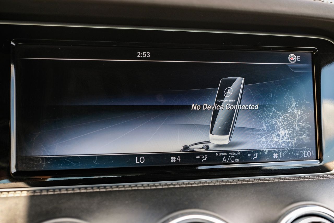 Mercedes-Benz S-Class Vehicle Main Gallery Image 31