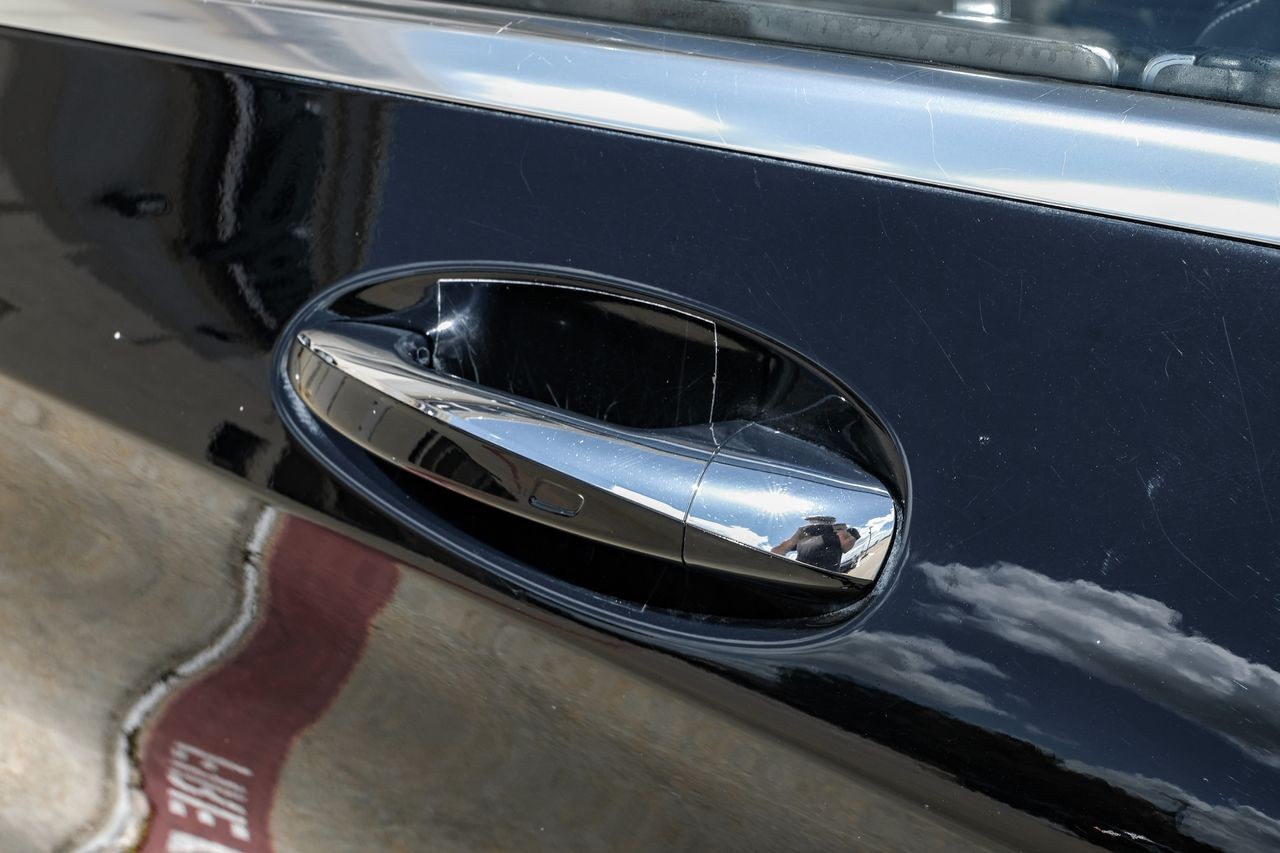 Mercedes-Benz S-Class Vehicle Main Gallery Image 37