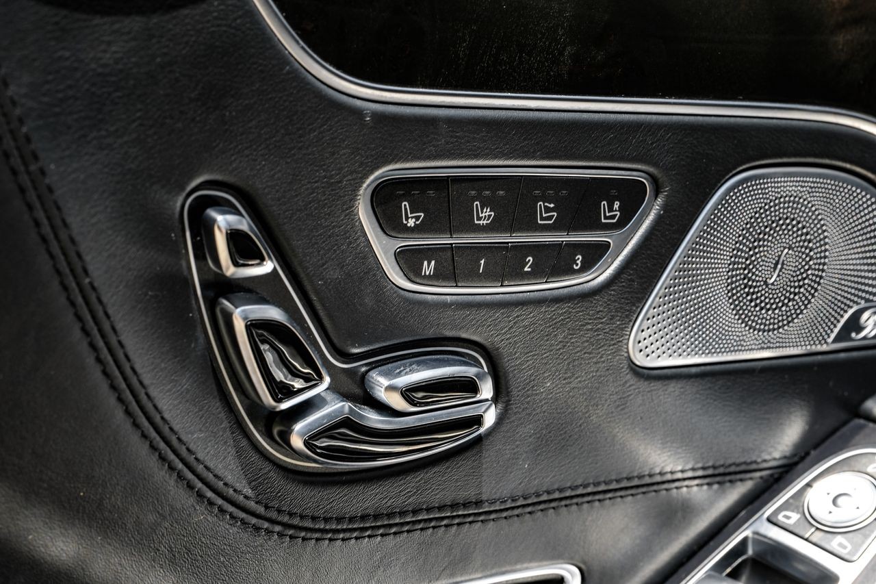 Mercedes-Benz S-Class Vehicle Main Gallery Image 41