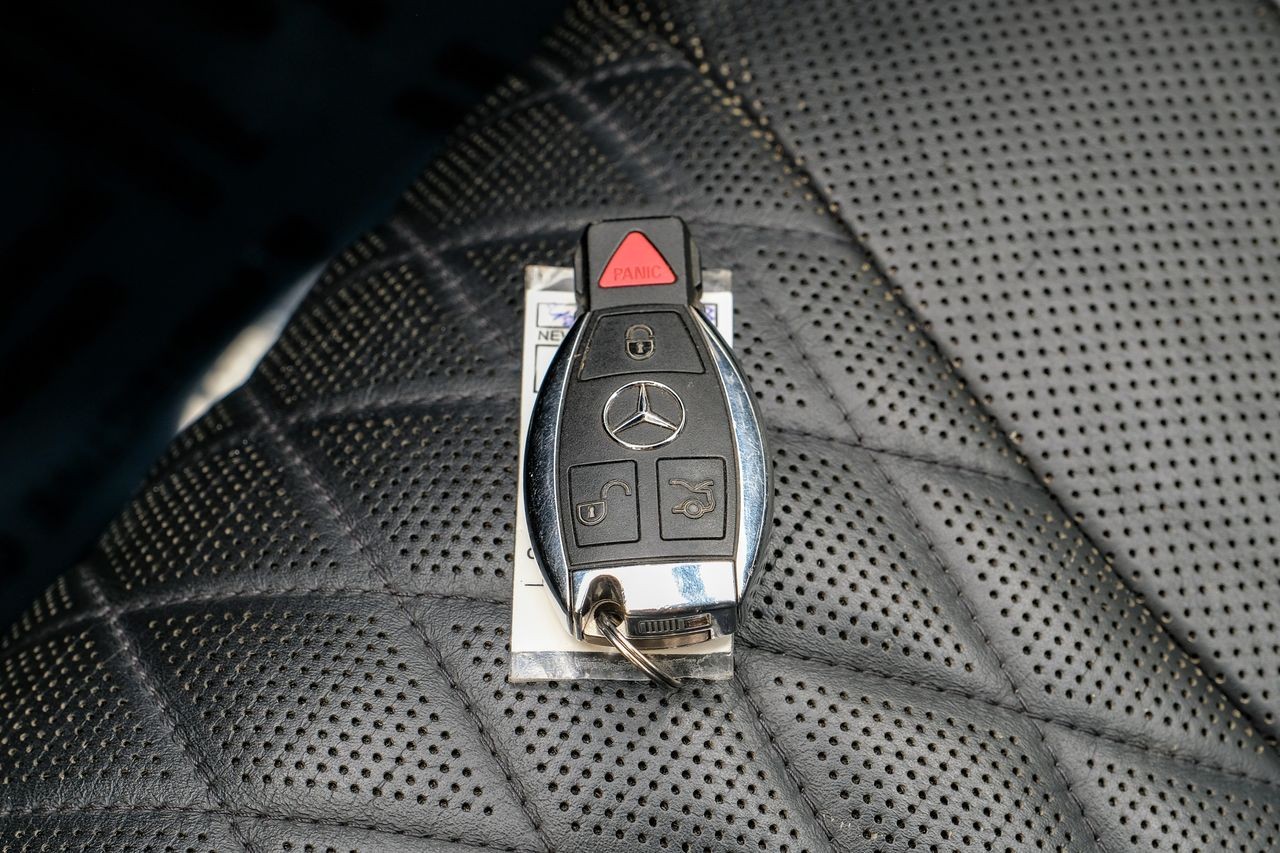 Mercedes-Benz S-Class Vehicle Main Gallery Image 51