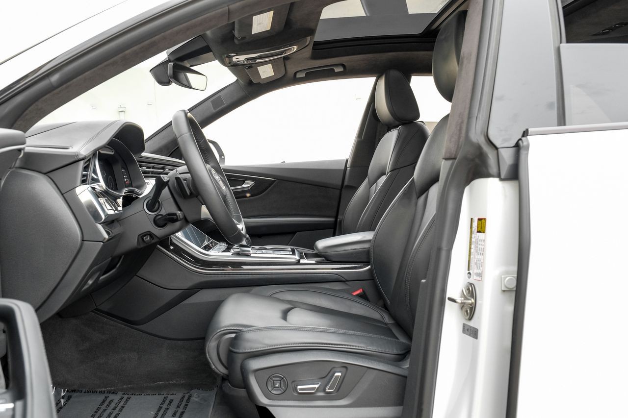 Audi Q8 Vehicle Main Gallery Image 04