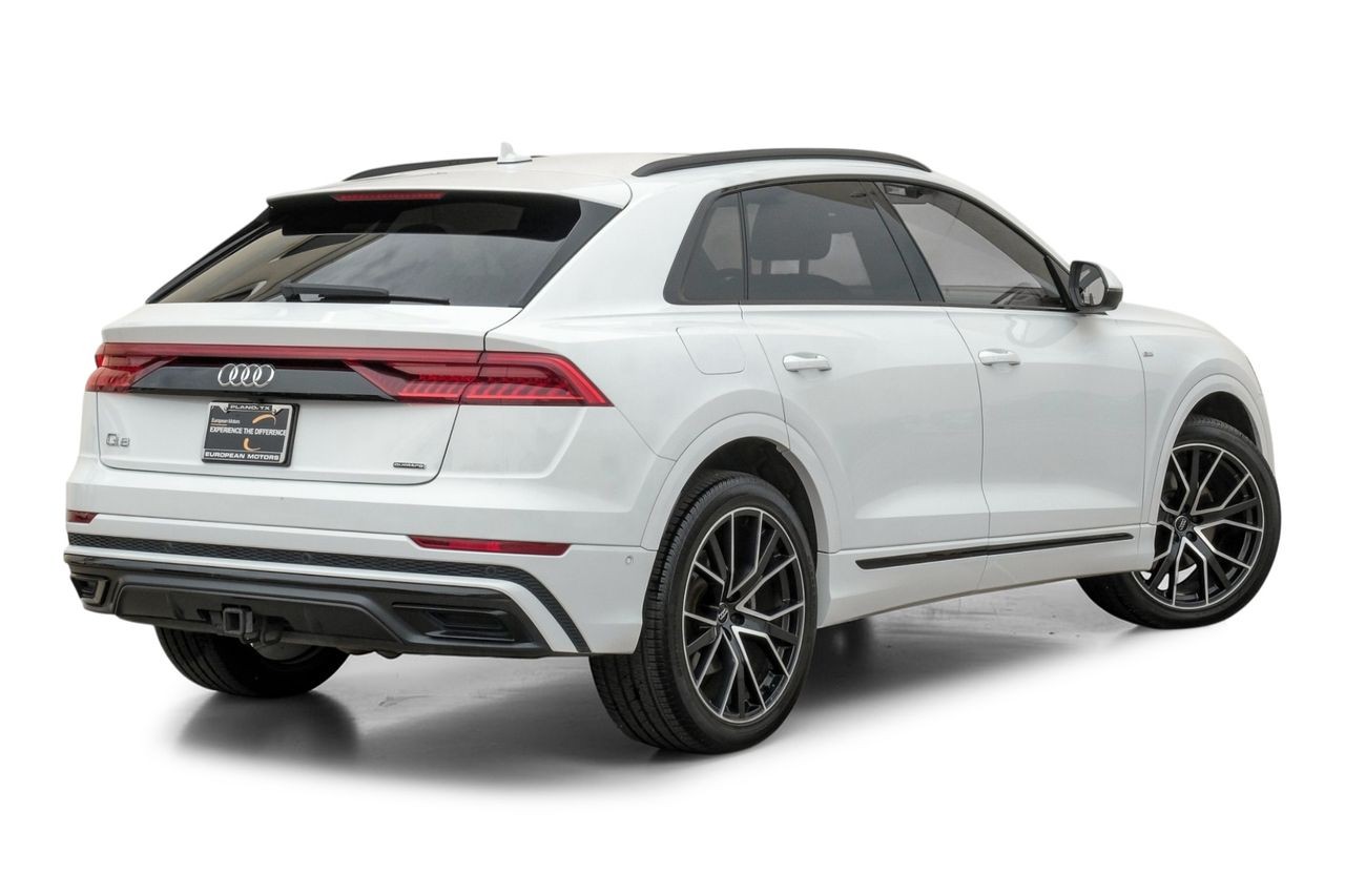 Audi Q8 Vehicle Main Gallery Image 09