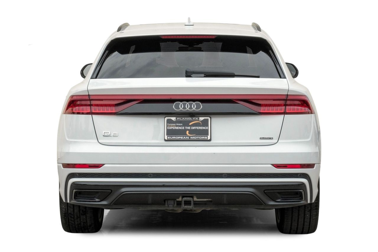 Audi Q8 Vehicle Main Gallery Image 10