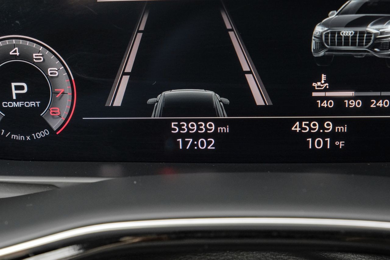 Audi Q8 Vehicle Main Gallery Image 21