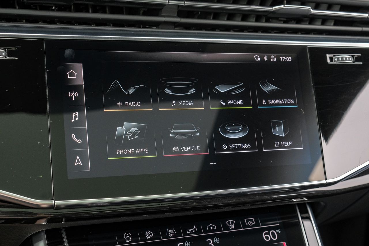 Audi Q8 Vehicle Main Gallery Image 32