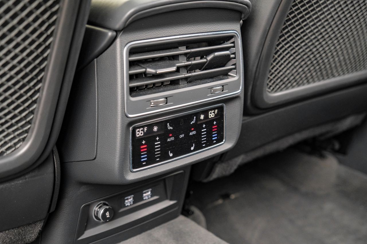Audi Q8 Vehicle Main Gallery Image 41