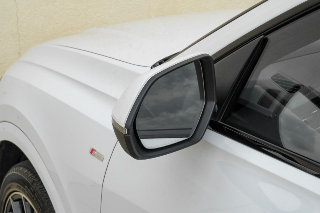 Audi Q8 Vehicle Main Gallery Image 45