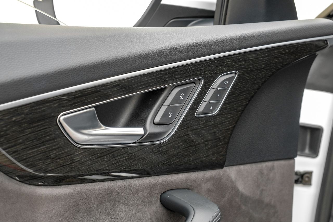 Audi Q8 Vehicle Main Gallery Image 47