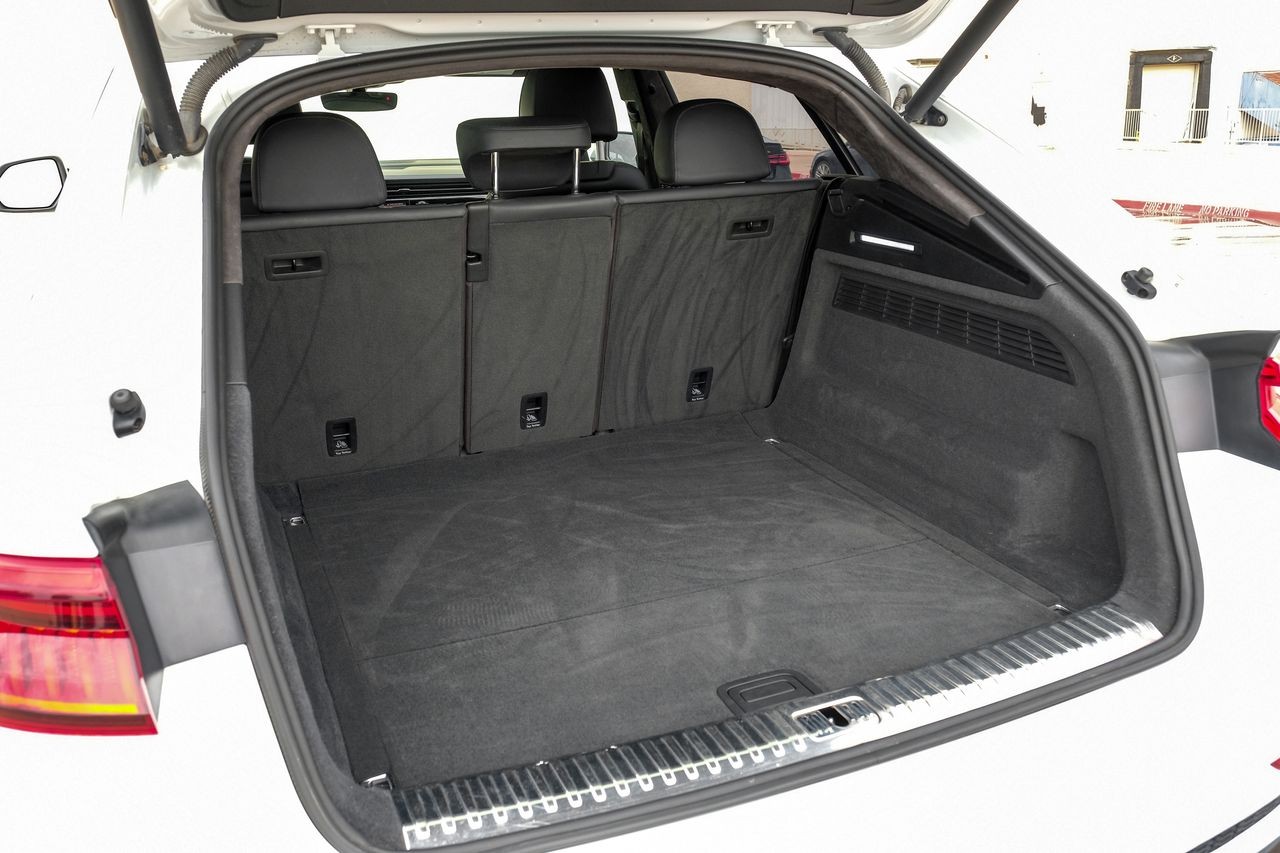 Audi Q8 Vehicle Main Gallery Image 56