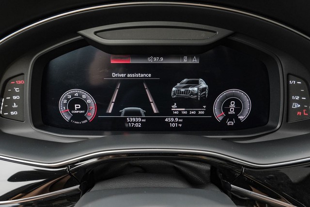 Audi Q8 Vehicle Main Gallery Image 20