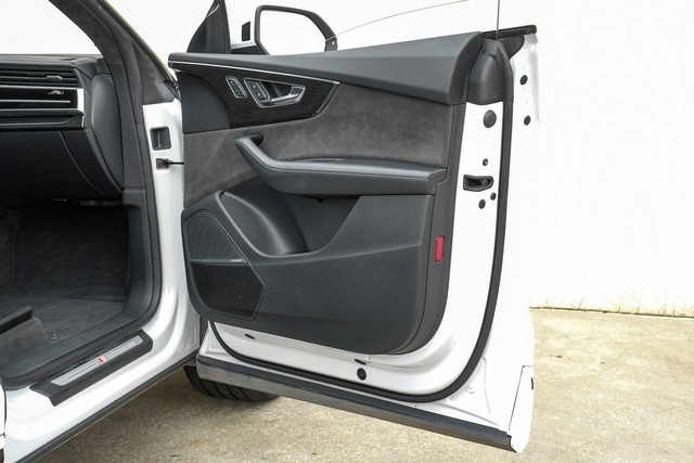Audi Q8 Vehicle Main Gallery Image 48