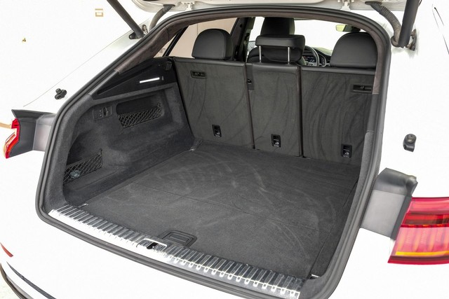 Audi Q8 Vehicle Main Gallery Image 54