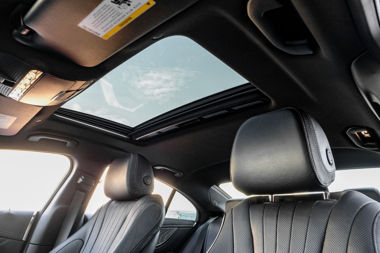 Mercedes-Benz CLS 450 Vehicle Main Gallery Image 05