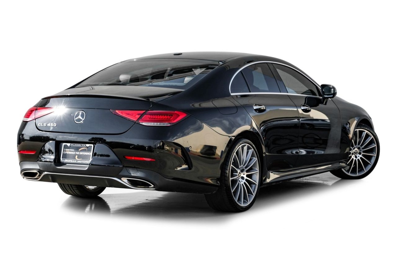Mercedes-Benz CLS 450 Vehicle Main Gallery Image 09