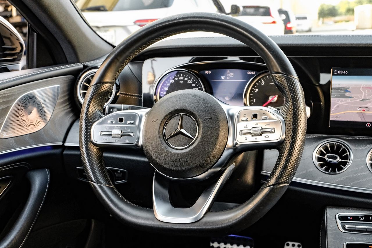 Mercedes-Benz CLS 450 Vehicle Main Gallery Image 17