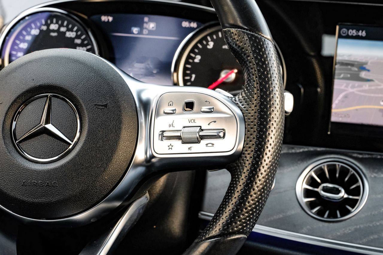 Mercedes-Benz CLS 450 Vehicle Main Gallery Image 19