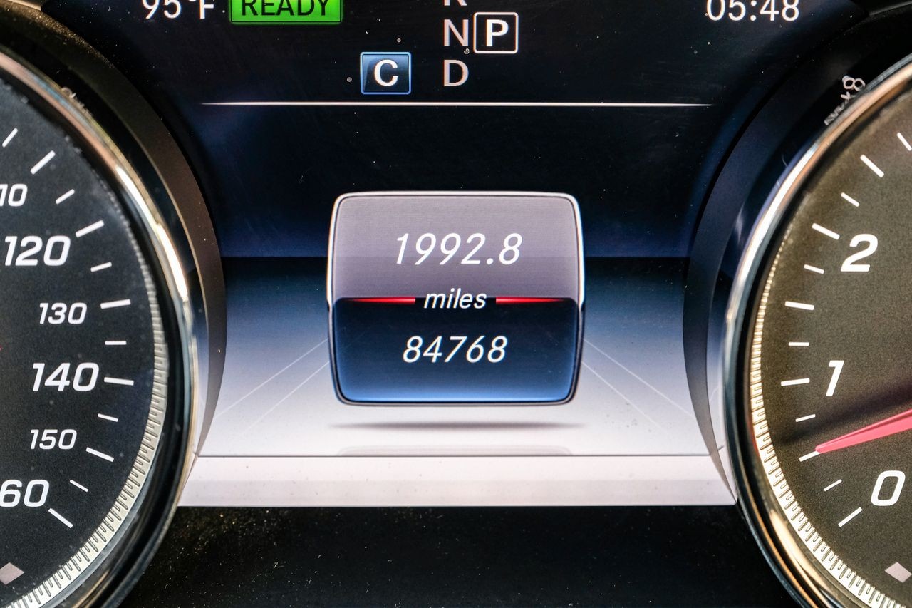 Mercedes-Benz CLS 450 Vehicle Main Gallery Image 21