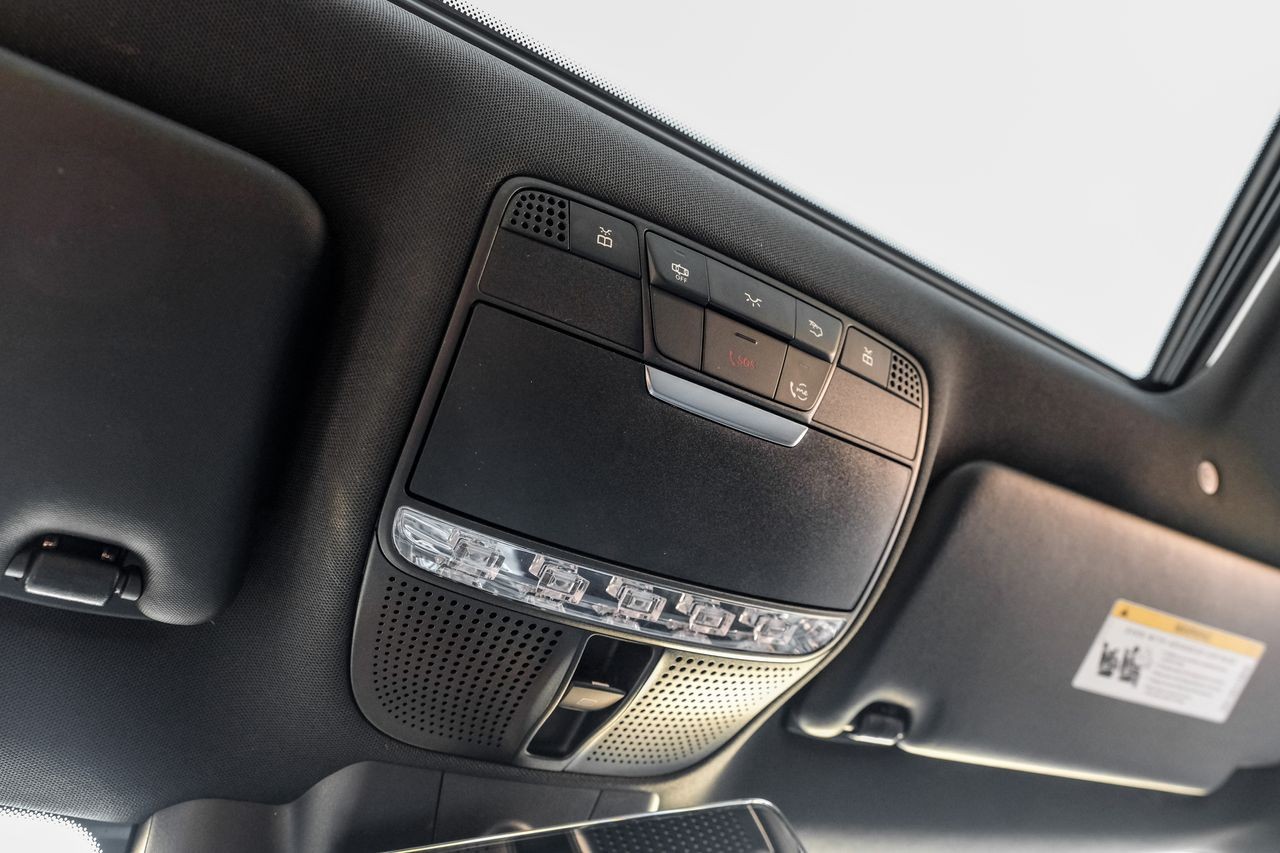 Mercedes-Benz CLS 450 Vehicle Main Gallery Image 26