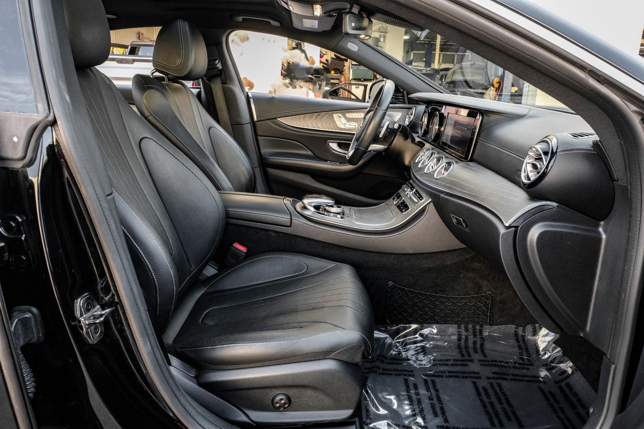Mercedes-Benz CLS 450 Vehicle Main Gallery Image 32