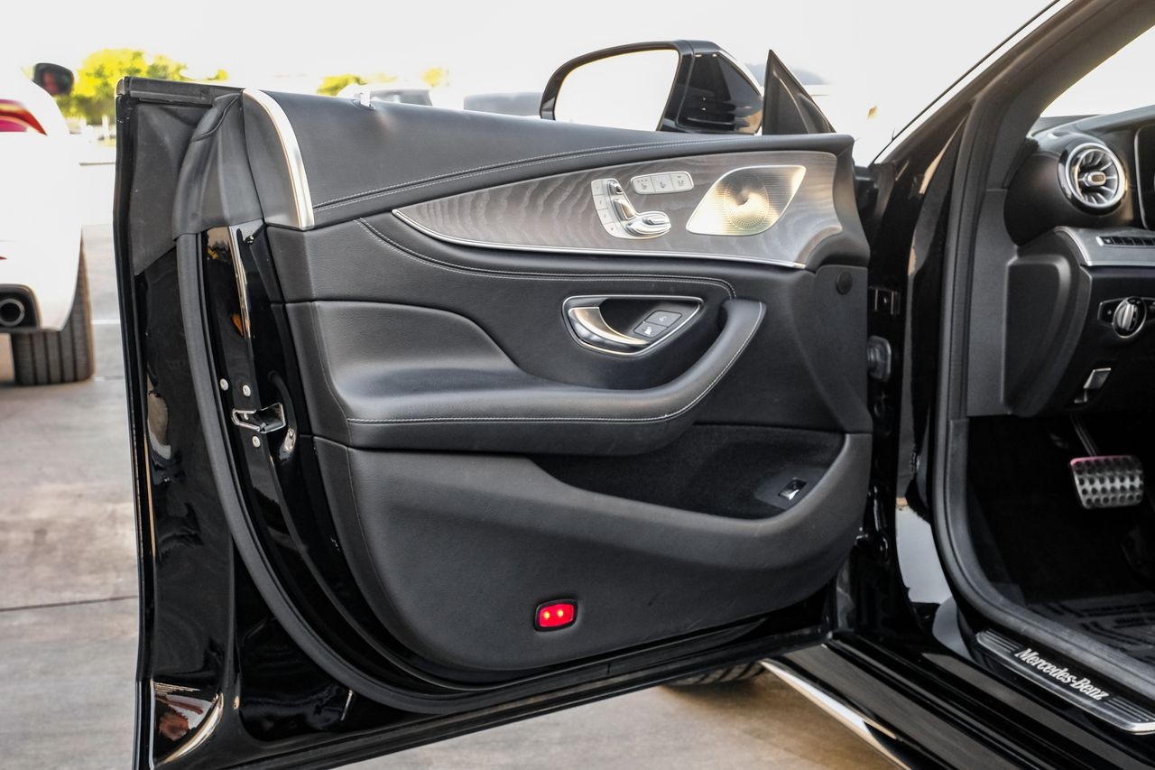 Mercedes-Benz CLS 450 Vehicle Main Gallery Image 40