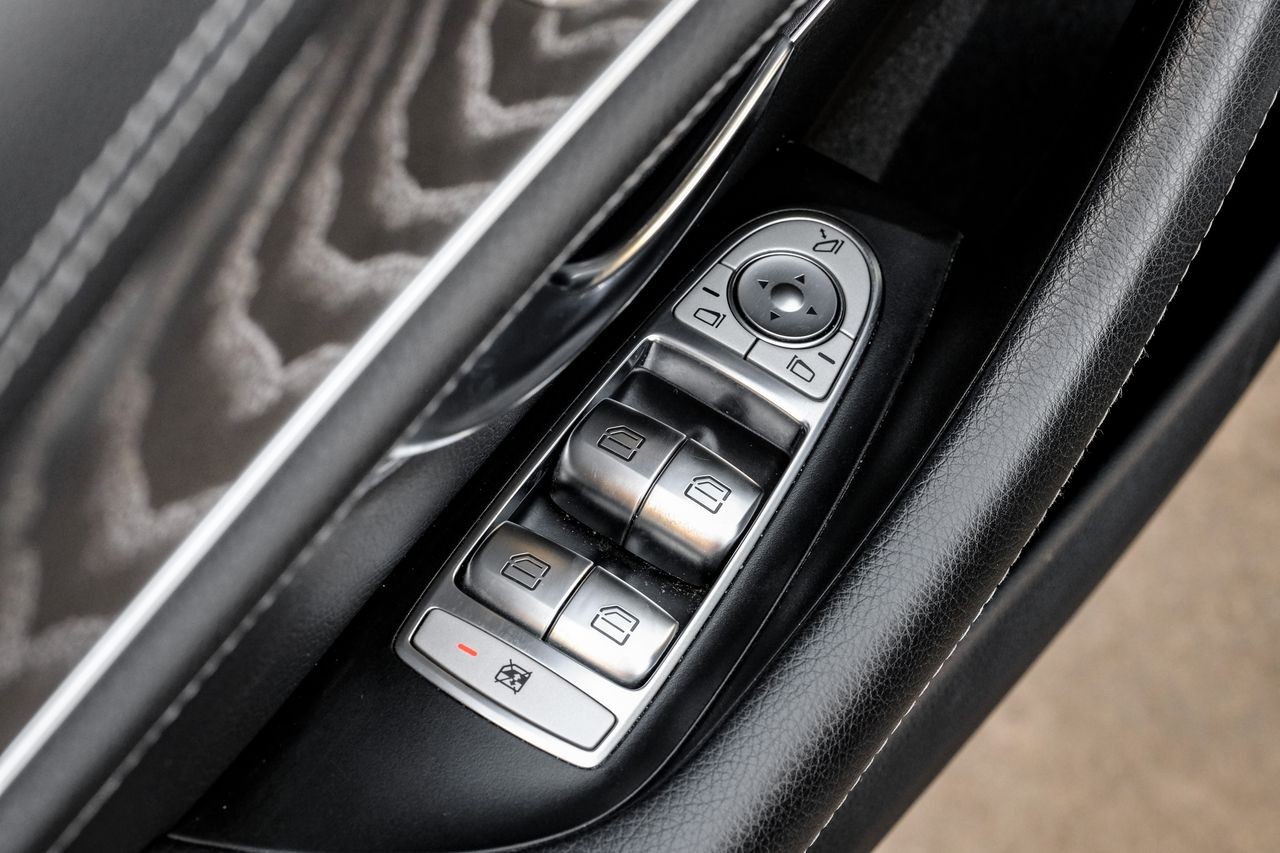 Mercedes-Benz CLS 450 Vehicle Main Gallery Image 41