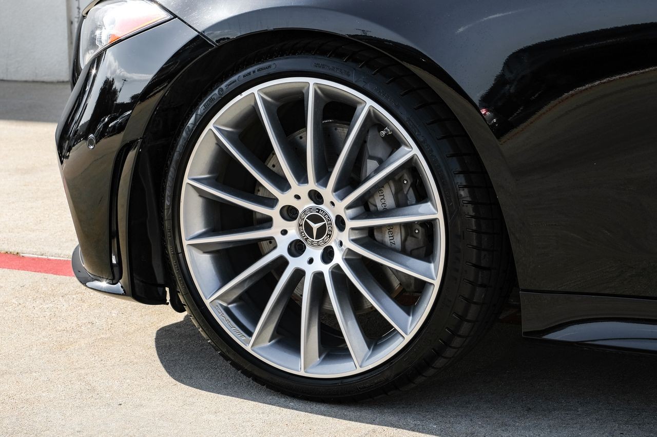 Mercedes-Benz CLS 450 Vehicle Main Gallery Image 50