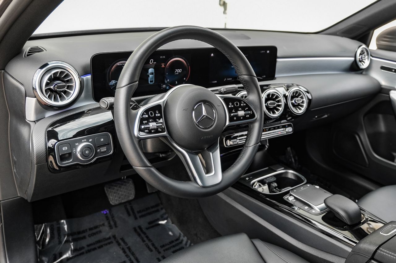 Mercedes-Benz A-Class Vehicle Main Gallery Image 03