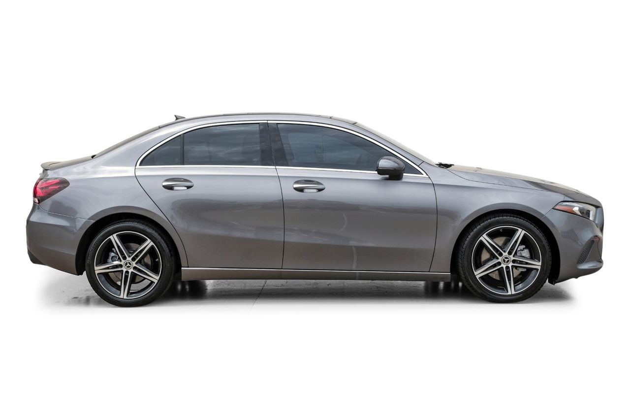 Mercedes-Benz A-Class Vehicle Main Gallery Image 08