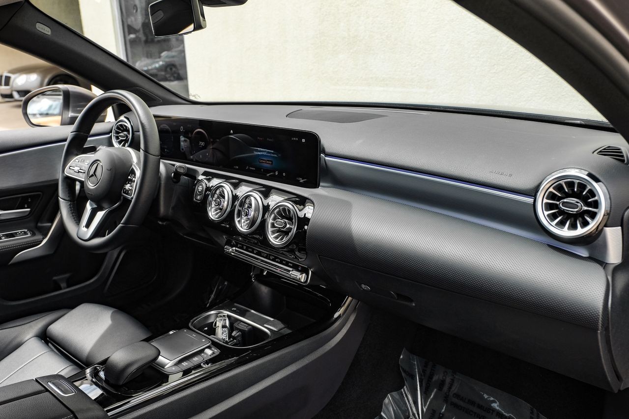 Mercedes-Benz A-Class Vehicle Main Gallery Image 13