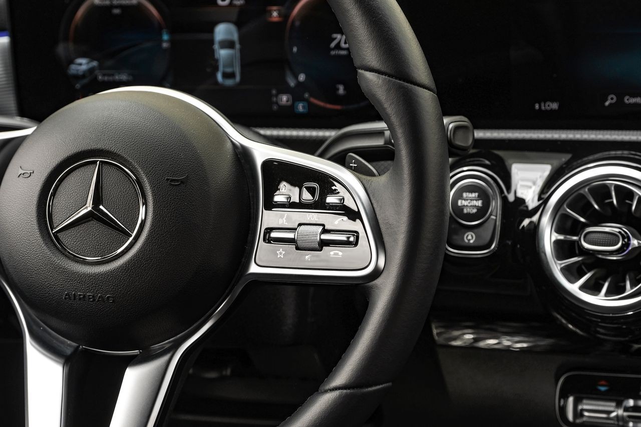 Mercedes-Benz A-Class Vehicle Main Gallery Image 19
