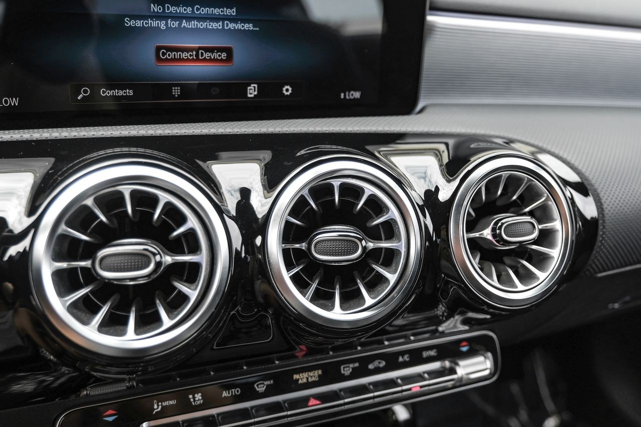 Mercedes-Benz A-Class Vehicle Main Gallery Image 24