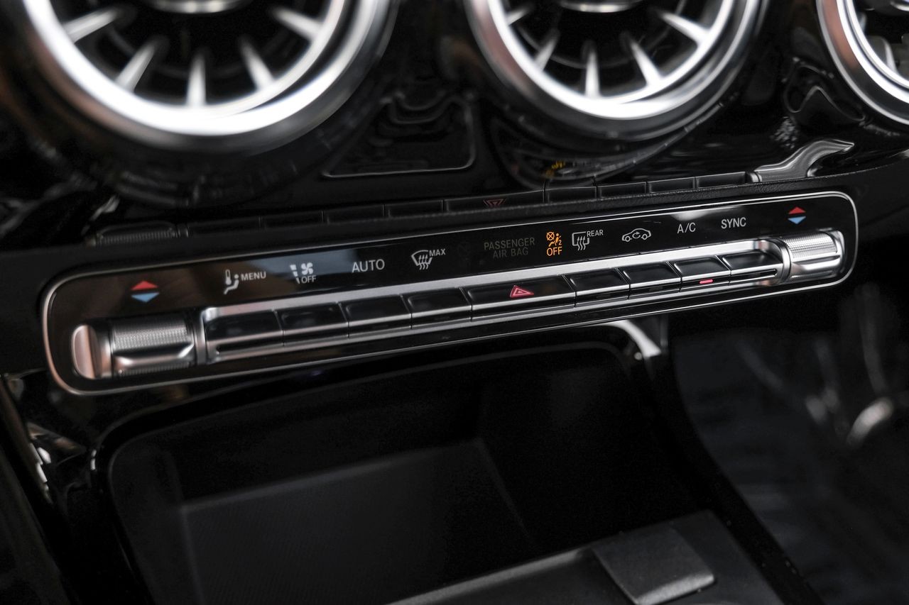 Mercedes-Benz A-Class Vehicle Main Gallery Image 25