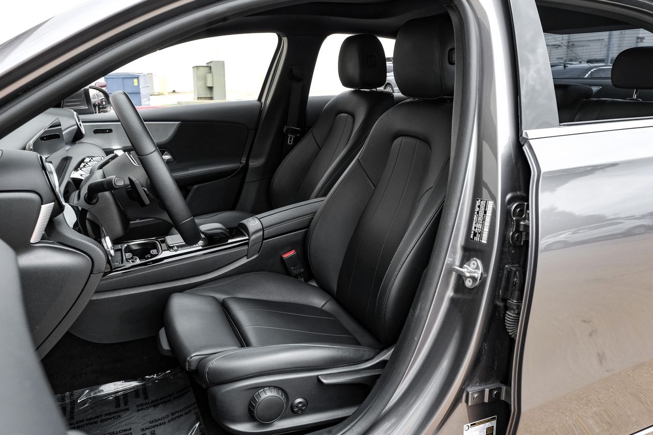 Mercedes-Benz A-Class Vehicle Main Gallery Image 28