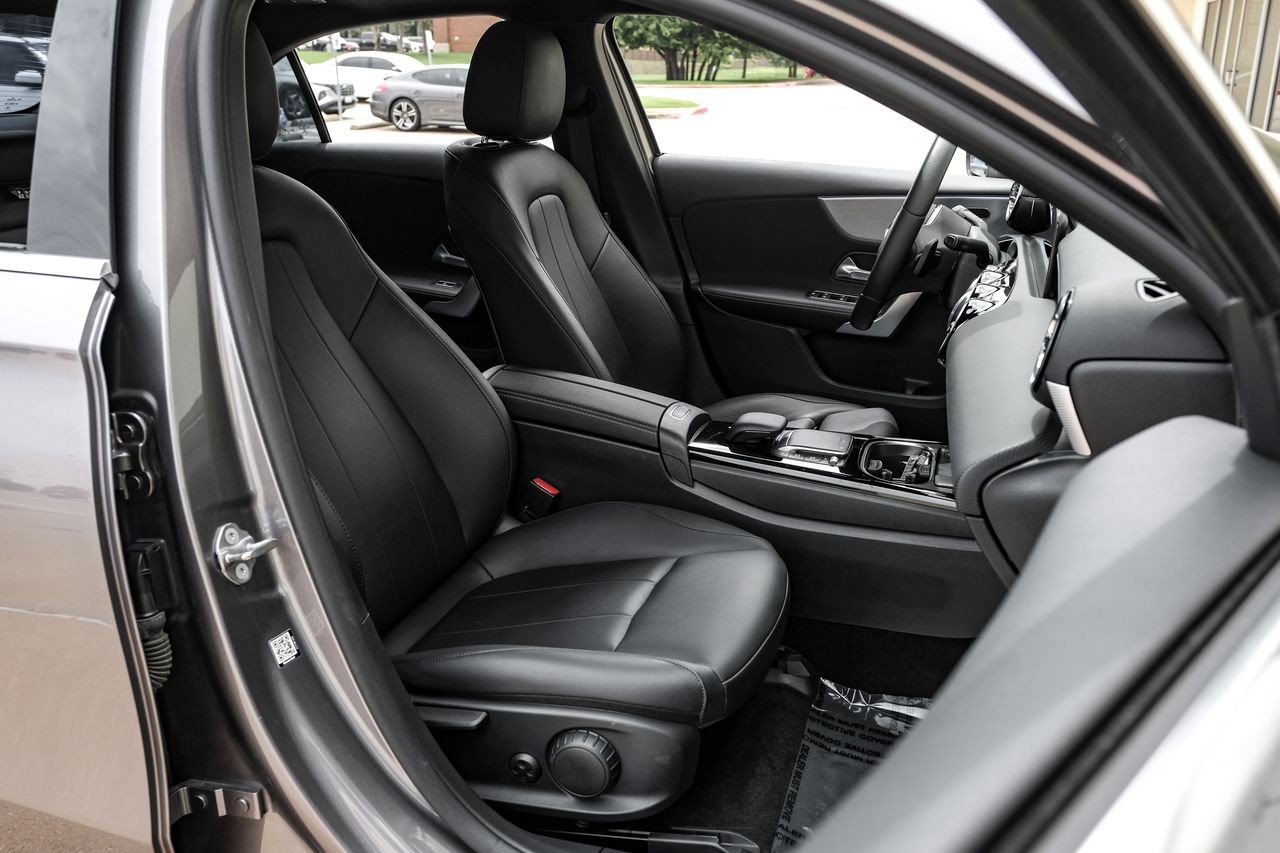 Mercedes-Benz A-Class Vehicle Main Gallery Image 30