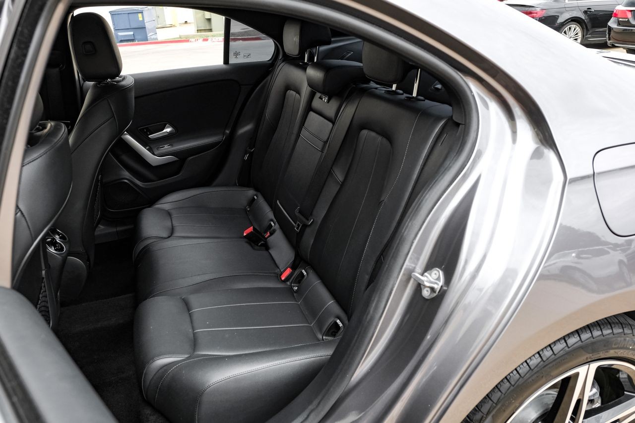 Mercedes-Benz A-Class Vehicle Main Gallery Image 34