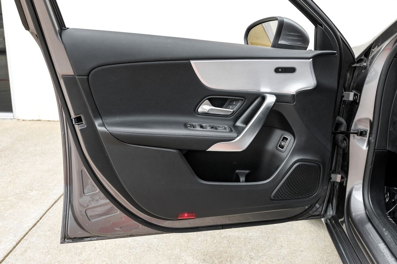 Mercedes-Benz A-Class Vehicle Main Gallery Image 37