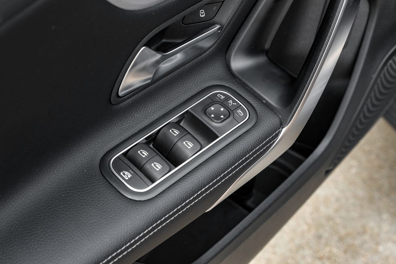 Mercedes-Benz A-Class Vehicle Main Gallery Image 38